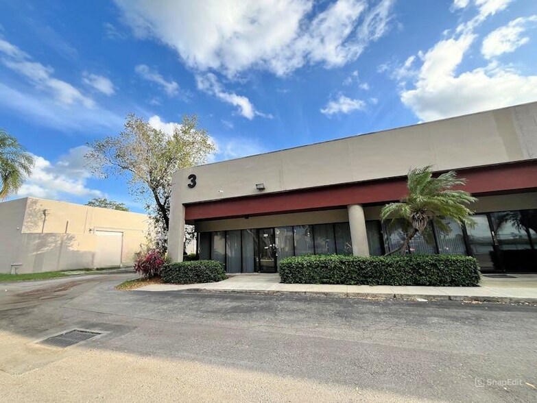 5601 Powerline Rd, Fort Lauderdale, FL à louer - Photo de l’immeuble – Image 2 sur 13