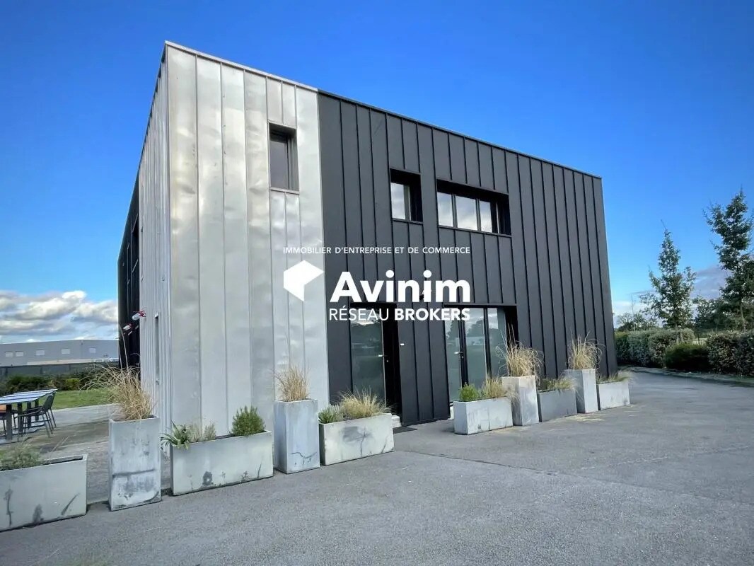 Local d'activités dans Cintré à vendre Photo de l’immeuble– Image 1 sur 14