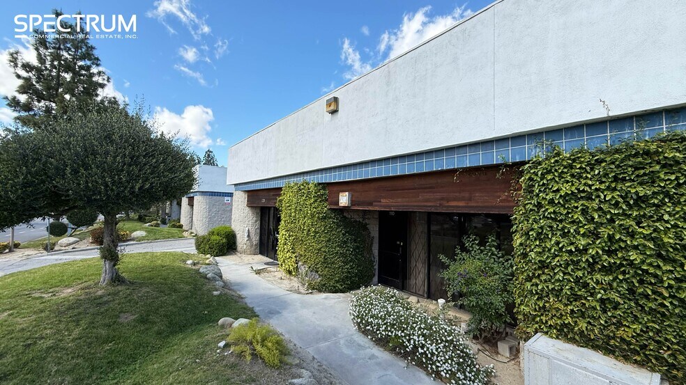 27720 Avenue Scott, Valencia, CA à louer - Photo de l’immeuble – Image 1 sur 7