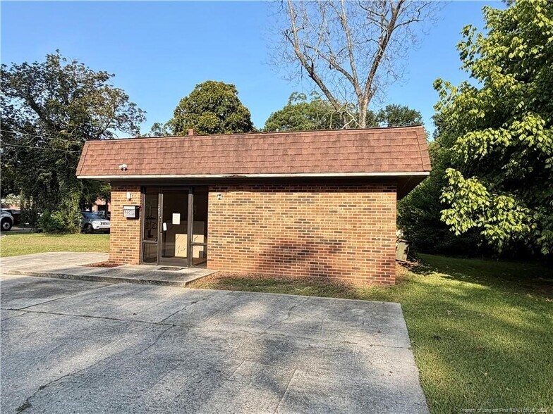 601 E 7th St, Lumberton, NC à vendre - Photo de l’immeuble – Image 3 sur 4