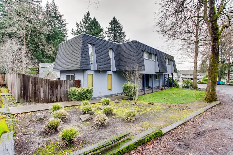 8102-8122 SW 31st Ave, Portland, OR à vendre - Photo de l’immeuble – Image 2 sur 17