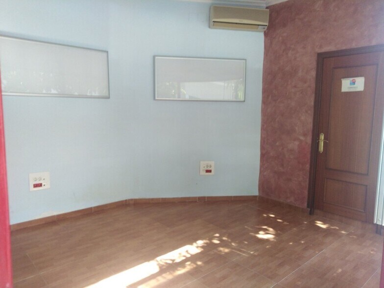 Local commercial dans Córdoba, Córdoba à louer - Photo de l’immeuble – Image 1 sur 10