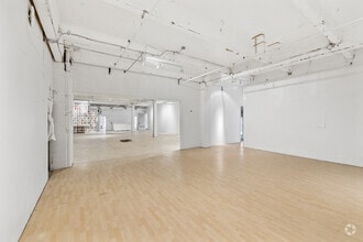 279 Rue Sherbrooke O, Montréal, QC à louer Photo intérieure– Image 1 sur 2
