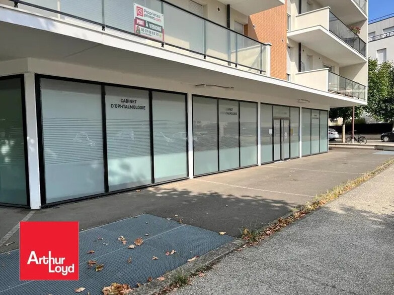 Local commercial dans Lucé à louer - Photo de l’immeuble – Image 1 sur 5