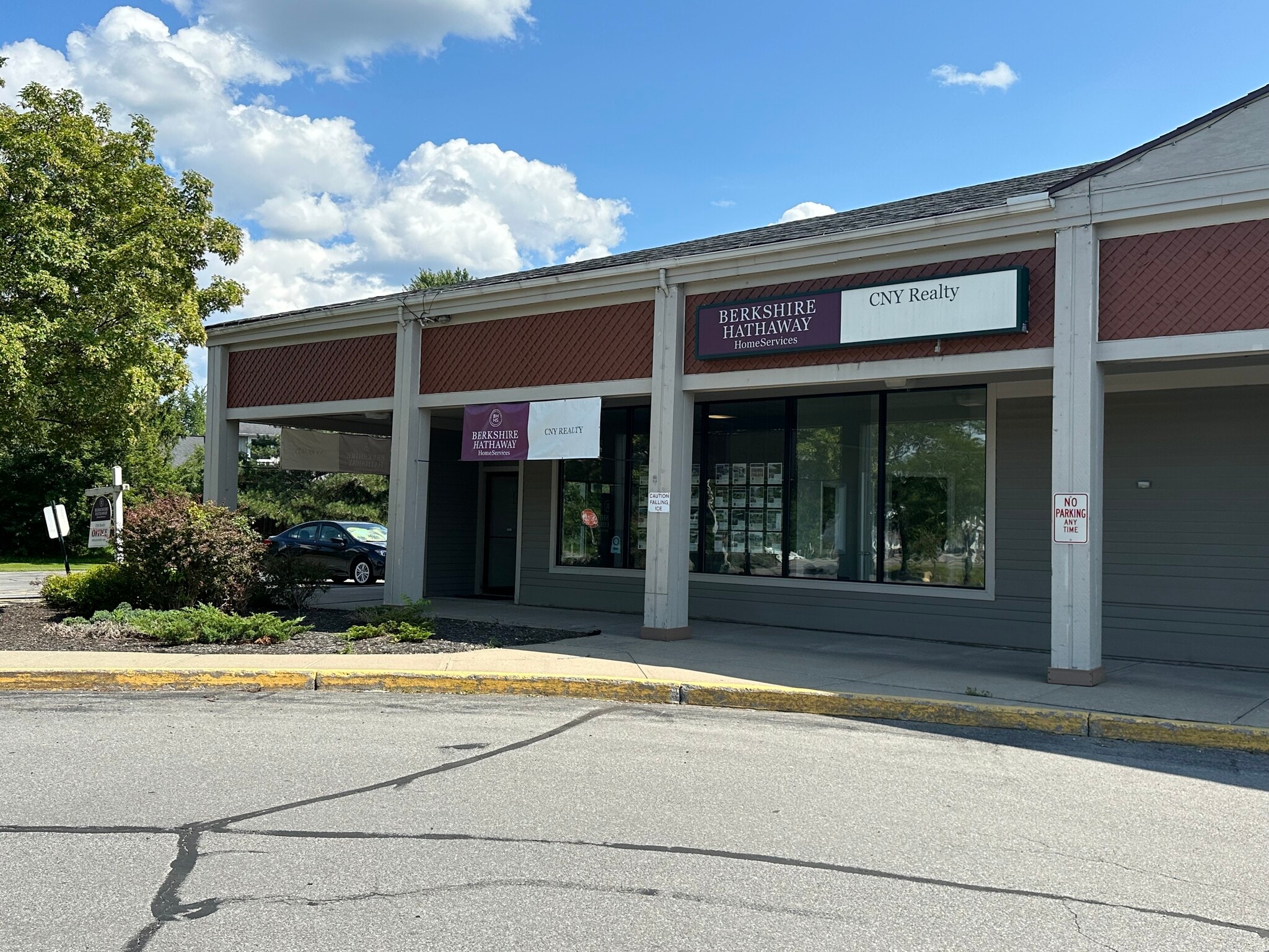7575 Buckley Rd, North Syracuse, NY à louer Photo de l’immeuble– Image 1 sur 8