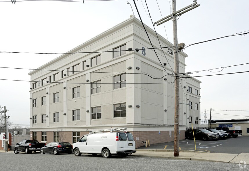 8 Robbins St, Toms River, NJ à louer - Photo de l’immeuble – Image 2 sur 2