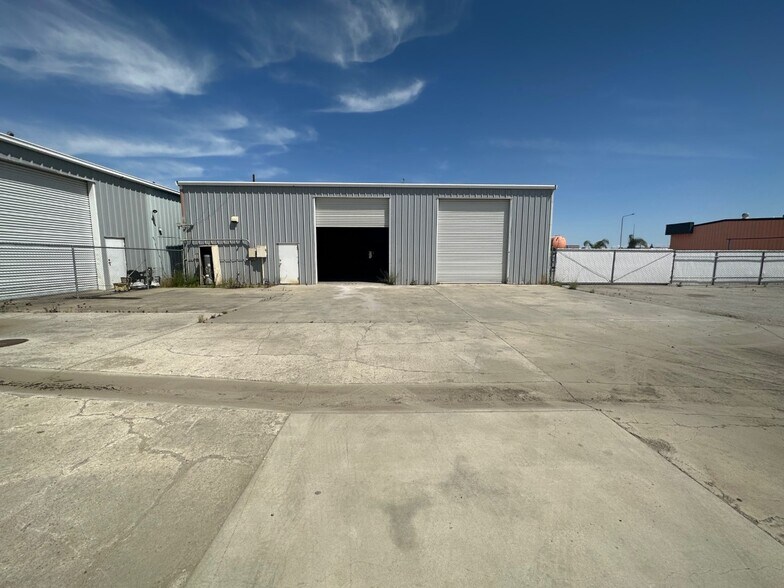 6615 Rosedale Highway, Bakersfield, CA à louer - Photo de l’immeuble – Image 2 sur 3