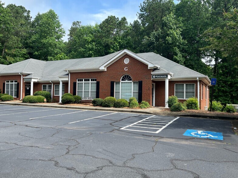 500 Sun Valley Dr, Roswell, GA à louer - Photo de l’immeuble – Image 1 sur 21