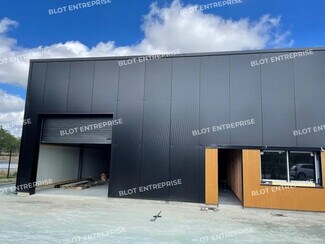 Plus de détails pour Local d'activités à louer