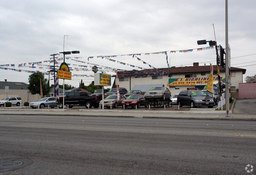 13600 Inglewood Ave, Hawthorne, CA à louer - Photo de l’immeuble – Image 2 sur 5