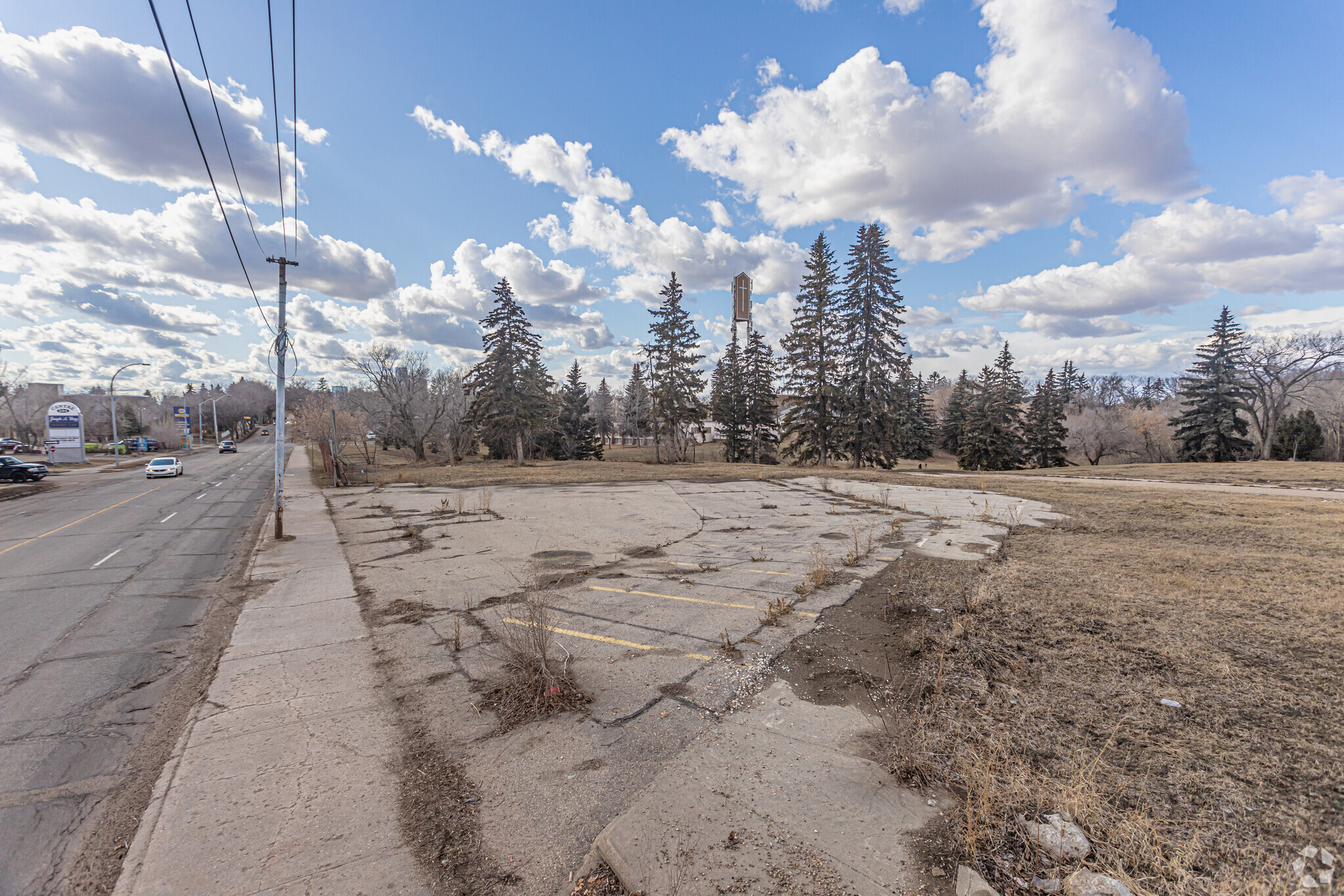 7730 101 Ave NW, Edmonton, AB à vendre Photo principale– Image 1 sur 6