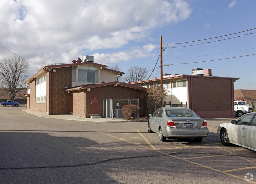 2200-2210 S Federal Blvd, Denver, CO à louer - Photo de l’immeuble – Image 3 sur 7