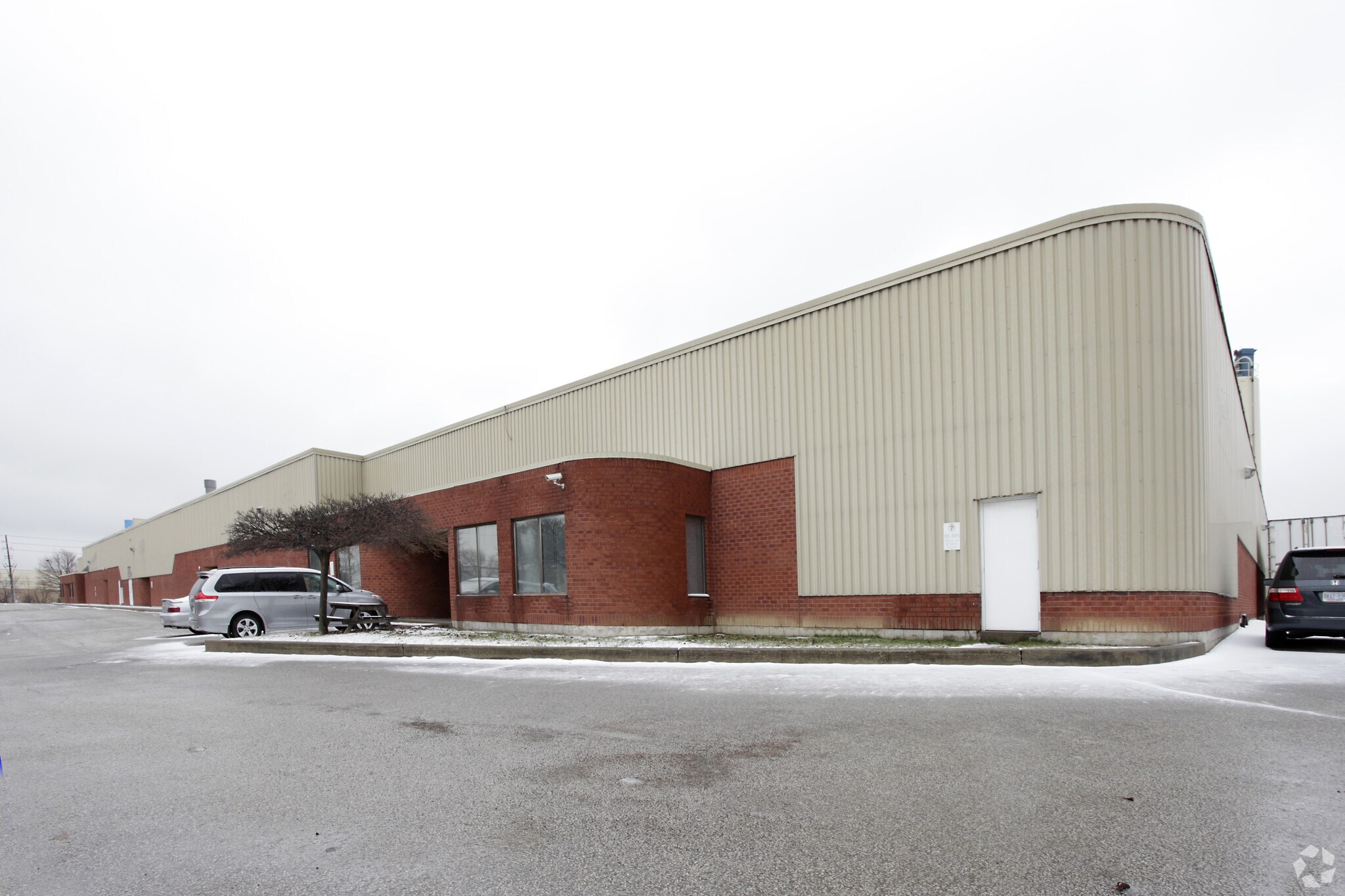 244 Advance Blvd, Brampton, ON à louer Photo principale– Image 1 sur 4