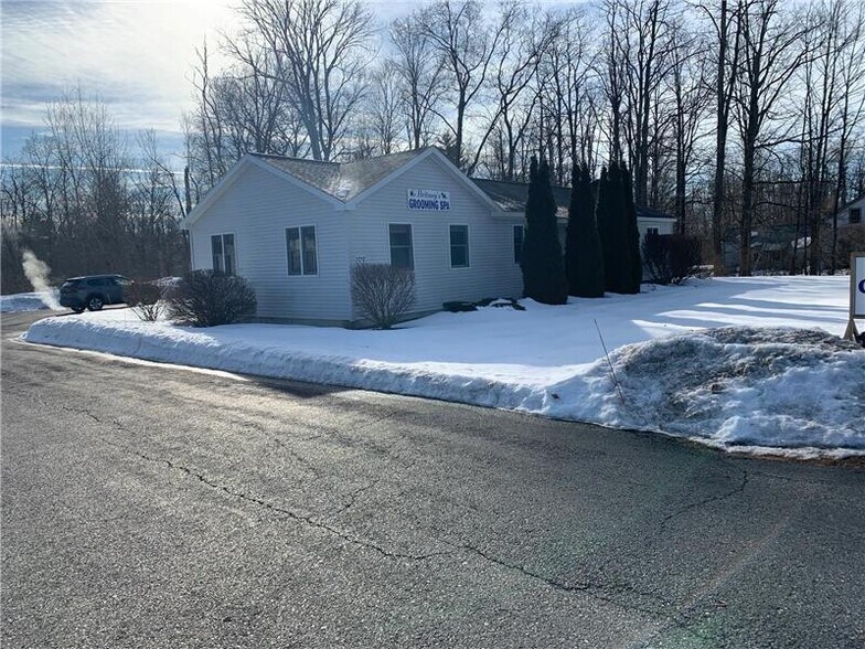 1212 Bay Rd, Lake George, NY à louer - Photo de l’immeuble – Image 2 sur 6
