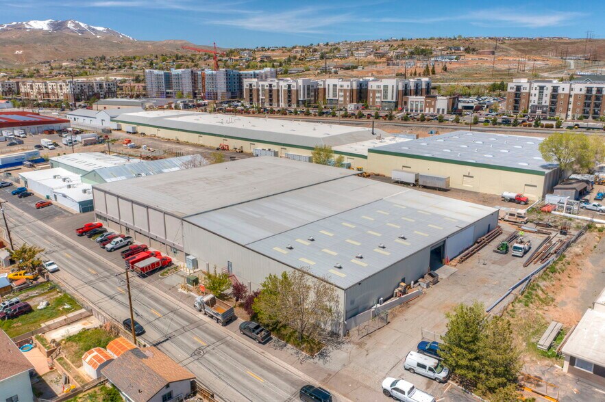 1955 Timber Way, Reno, NV à louer - Photo de l’immeuble – Image 1 sur 11