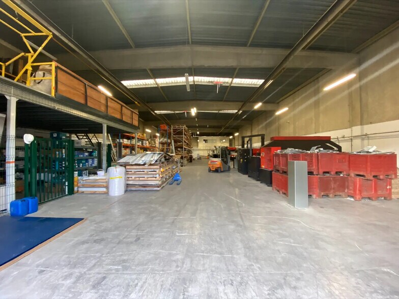 Local d'activités dans SAINT-OUEN-L'AUMONE à vendre - Photo intérieure – Image 2 sur 14