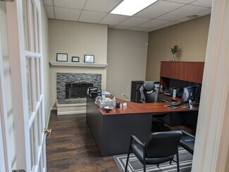 Plus de détails pour 1754 N Washington St, Naperville, IL - Bureau à louer