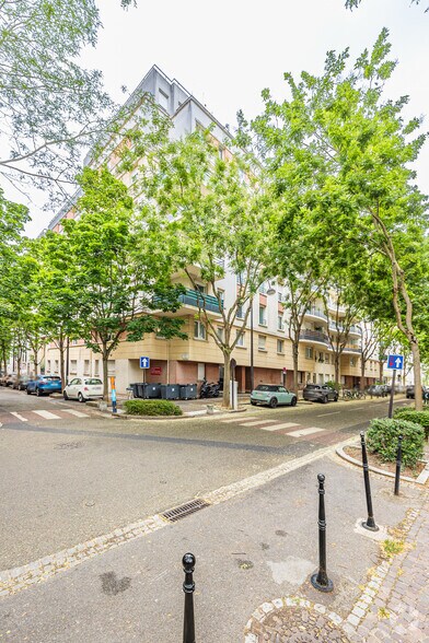 8 Rue Eugène Et Armand Peugeot, Rueil-Malmaison à louer - Photo principale – Image 1 sur 2