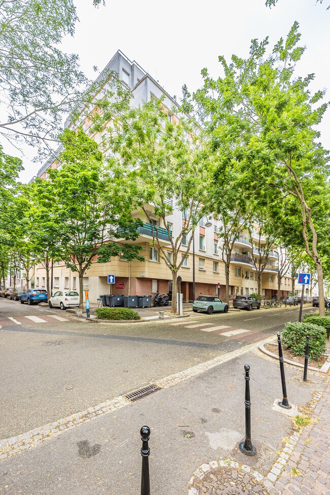 Plus de détails pour 8 Rue Eugène Et Armand Peugeot, Rueil-Malmaison - Bureau à louer