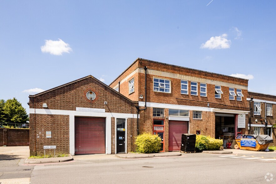 12 Osram Rd, Wembley à louer - Photo de l’immeuble – Image 1 sur 2