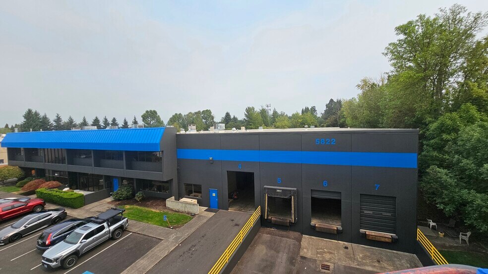 5822 NE Skyport Way, Portland, OR à vendre - Photo de l’immeuble – Image 2 sur 8