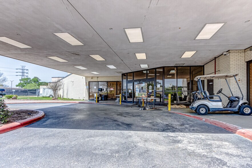 15101 Interstate 10 E, Channelview, TX à louer - Photo de l’immeuble – Image 2 sur 10