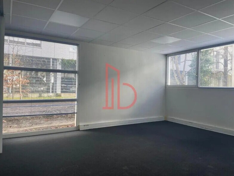 Bureau dans Mérignac à louer - Photo de l’immeuble – Image 2 sur 9