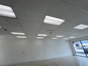 468-480 E San Bernardino Rd, Covina, CA à louer Photo intérieure– Image 2 sur 5