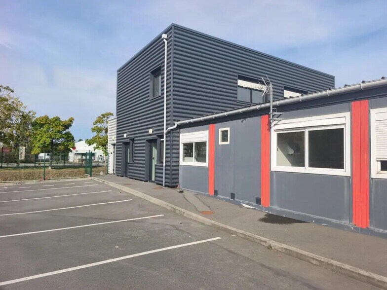 Bureau dans Giberville à louer - Photo de l’immeuble – Image 2 sur 5