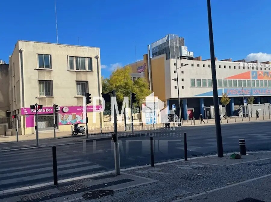 Local commercial dans Marseille à louer Photo de l’immeuble– Image 1 sur 7