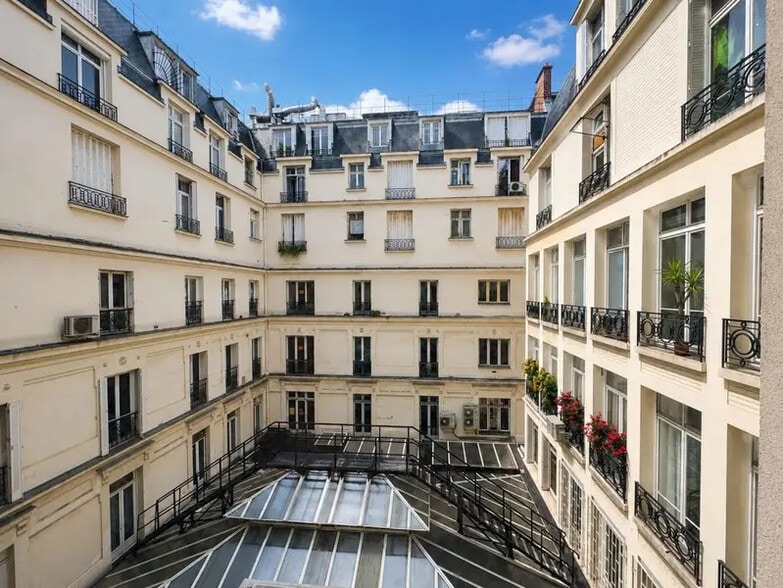 76-78 Avenue Des Champs Elysées, Paris à vendre - Photo de l’immeuble – Image 2 sur 6