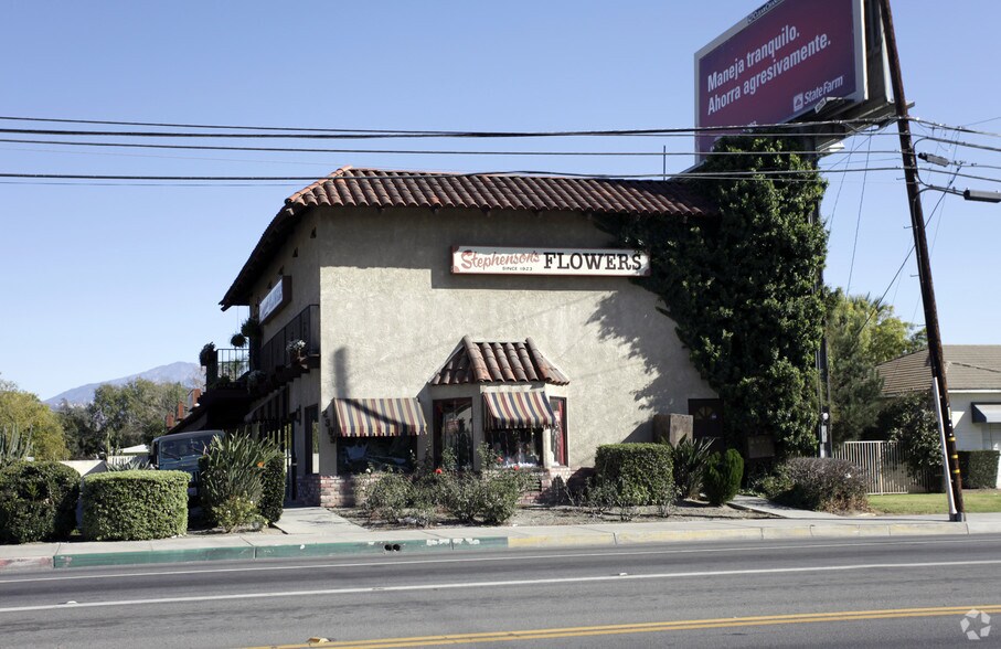 2393 Del Rosa Ave, San Bernardino, CA à louer - Photo principale – Image 1 sur 36