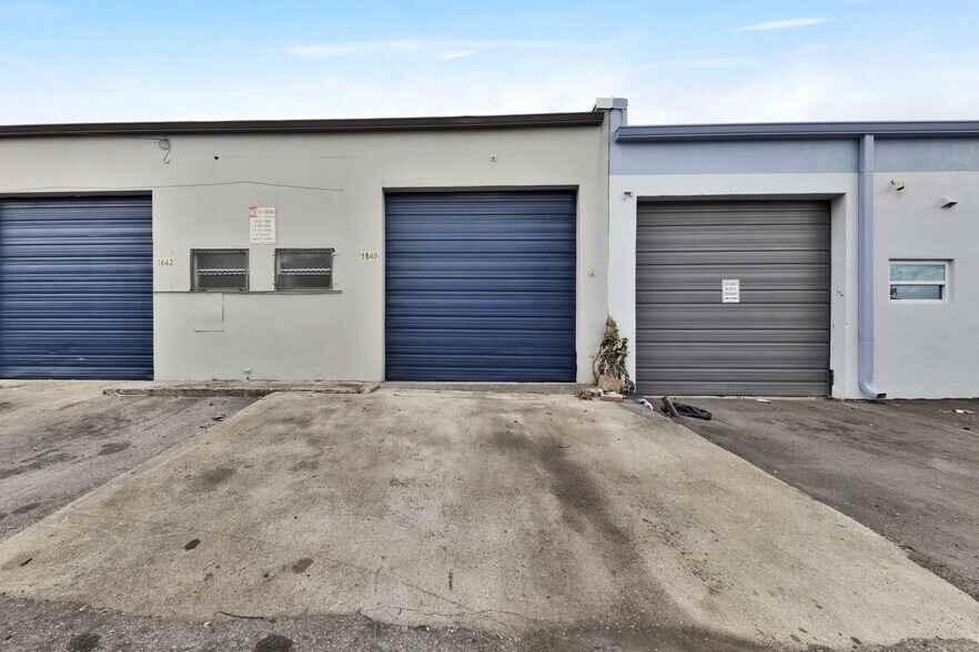 1840-1862 NW 29th St, Oakland Park, FL à louer - Photo de l’immeuble – Image 2 sur 11