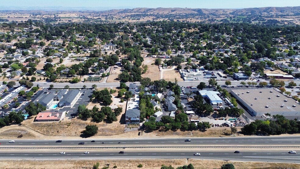 3755 El Camino Real, Atascadero, CA à vendre - Photo de l’immeuble – Image 2 sur 16