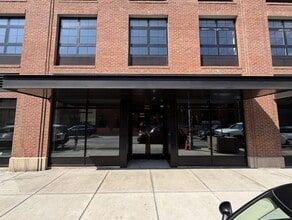 1122 Frankford Ave, Philadelphia, PA à louer Photo intérieure– Image 1 sur 3