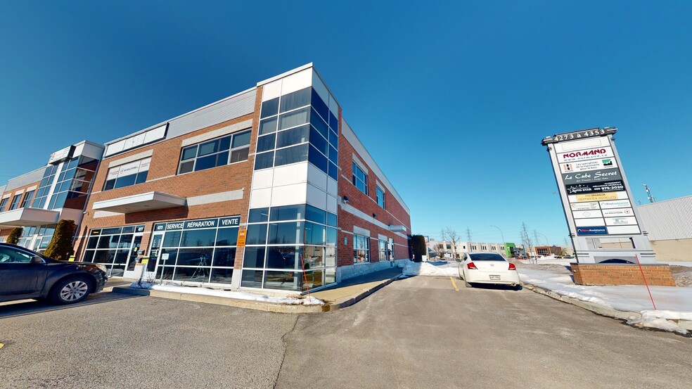 4273-4345 Des Laurentides (A-15) Desste E, Laval, QC à louer - Photo de l’immeuble – Image 3 sur 7