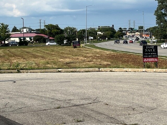 450 S Schmale Rd, Carol Stream, IL à vendre Photo principale– Image 1 sur 2