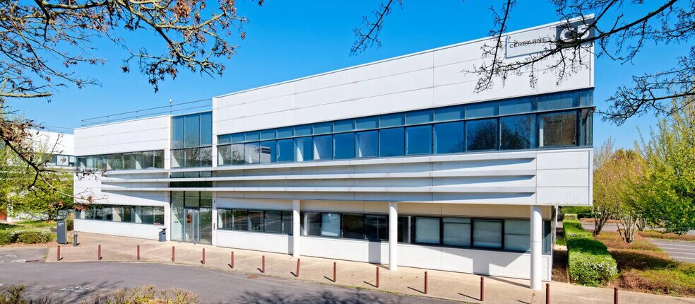 Industriel/Logistique dans Cergy à louer - Photo de l’immeuble – Image 2 sur 10