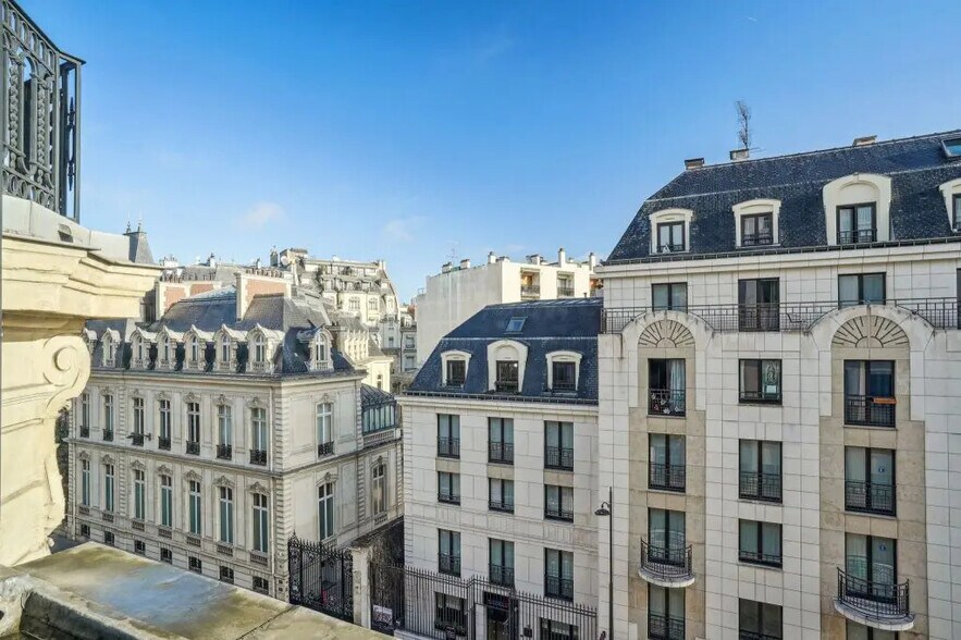 5 Rue François Ier, Paris à louer - Photo de l’immeuble – Image 3 sur 9