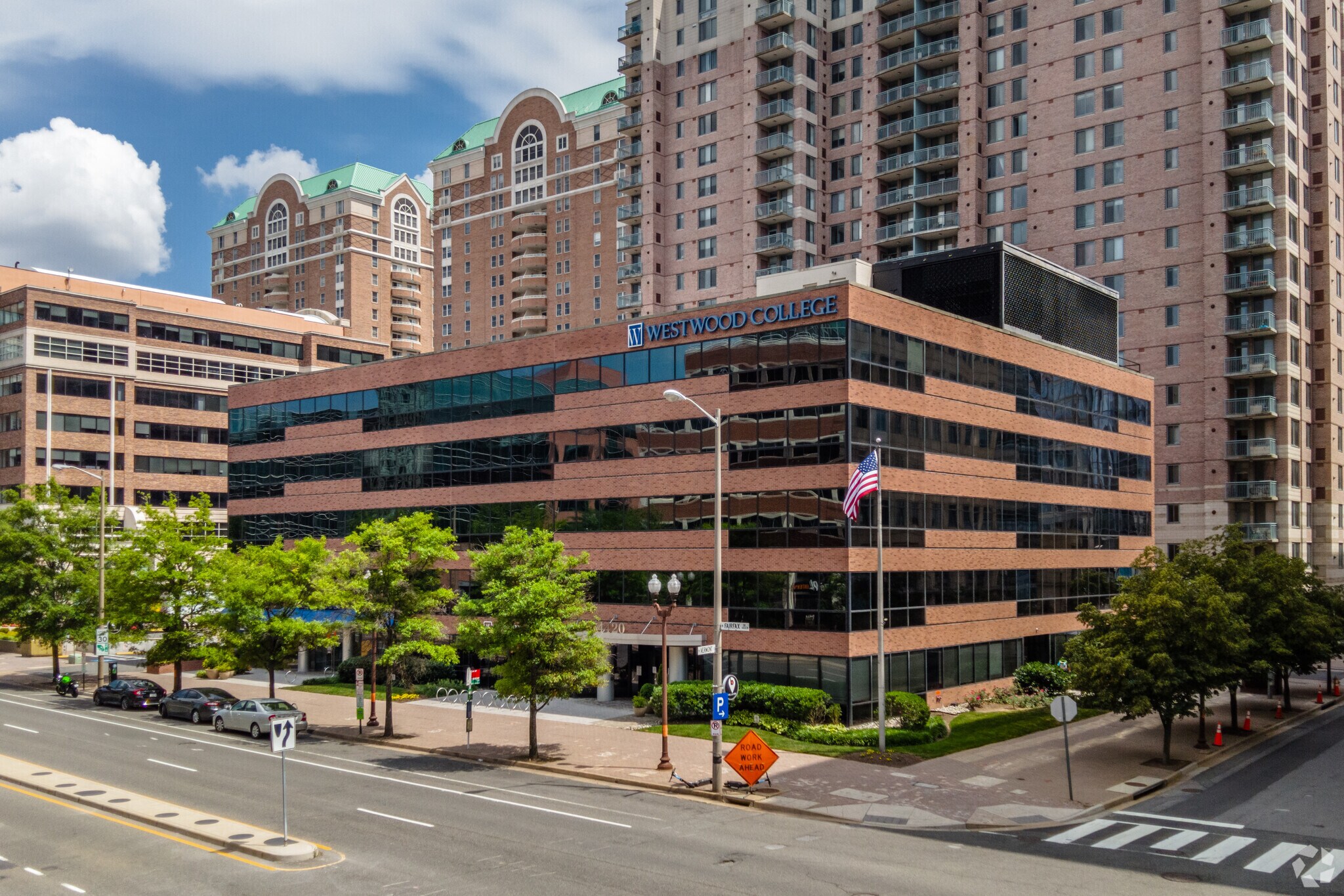 4420 N Fairfax Dr, Arlington, VA à louer Photo de l’immeuble– Image 1 sur 13