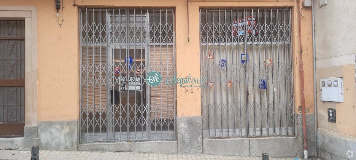 Local commercial dans Segovia, Segovia à louer Photo intérieure– Image 1 sur 2