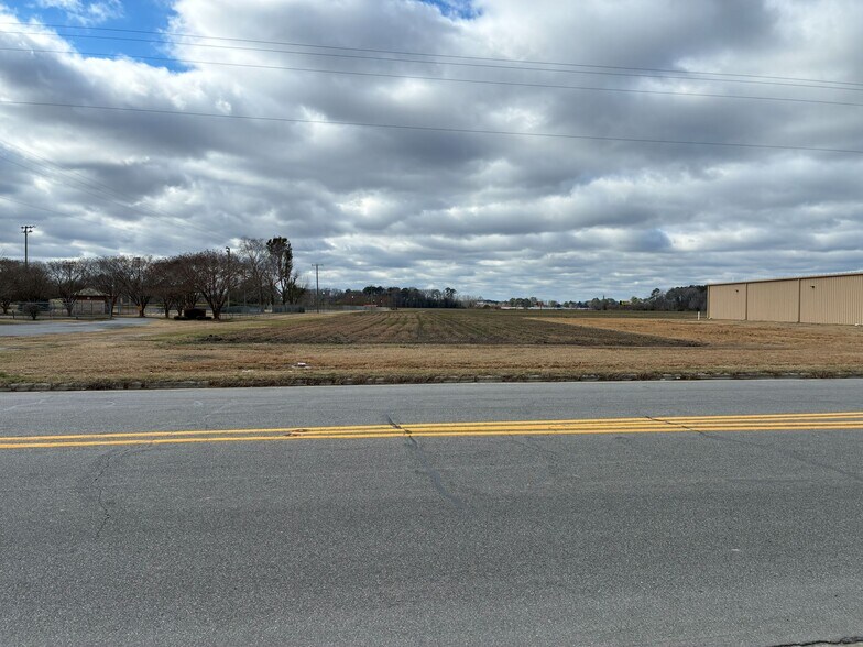 000 Main Street, Robersonville, NC à vendre - Photo de l’immeuble – Image 2 sur 5