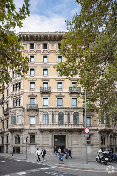 Gran Vía Corts Catalanes, 583, Barcelone, Barcelona à louer - Photo de l’immeuble – Image 2 sur 9