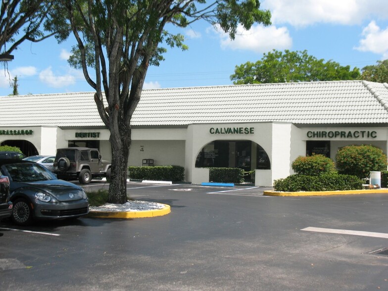 7100 W Commercial Blvd, Lauderhill, FL à louer - Photo de l’immeuble – Image 3 sur 5