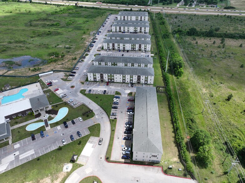 Nortwest Houston Multifamily Portfolio portefeuille de 3 biens à vendre sur LoopNet.fr - Aérien – Image 2 sur 18