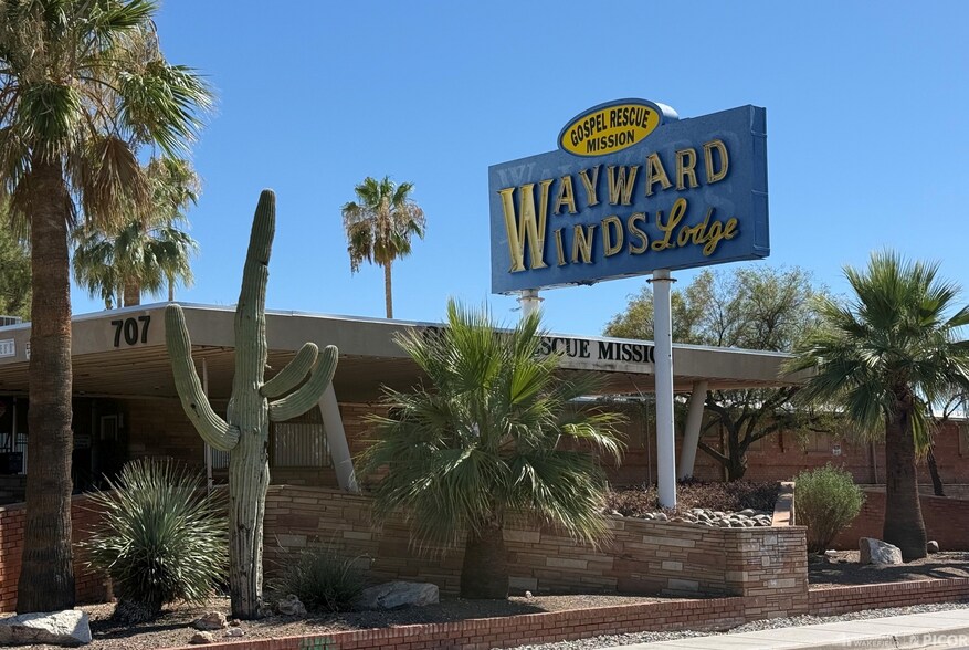 707 W Miracle Mile, Tucson, AZ à vendre - Photo de l’immeuble – Image 1 sur 7