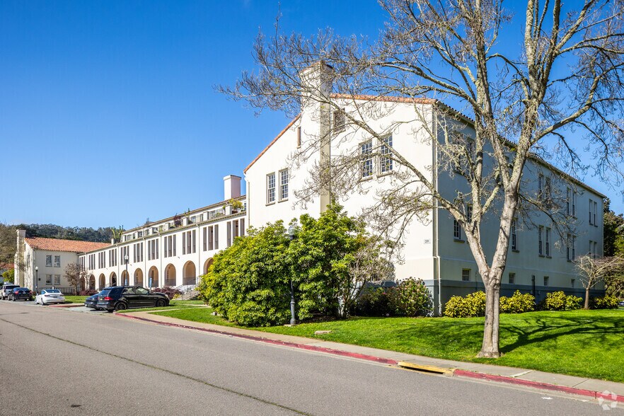 39 Mesa St, San Francisco, CA à louer - Photo de l’immeuble – Image 1 sur 1