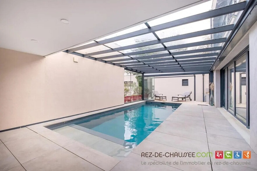 Bureau dans Charbonnières-les-Bains à vendre - Photo de l’immeuble – Image 1 sur 8