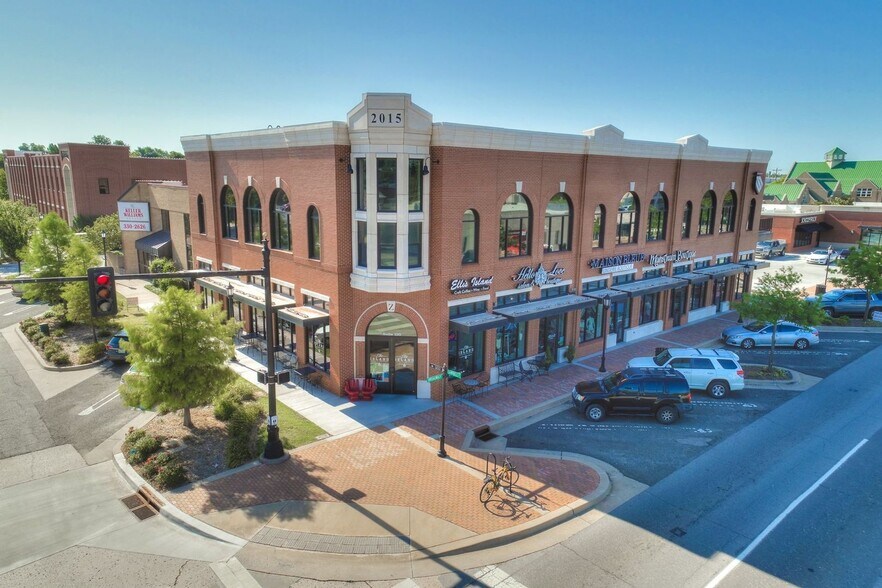 130 N Broadway, Edmond, OK à louer - Photo de l’immeuble – Image 1 sur 34