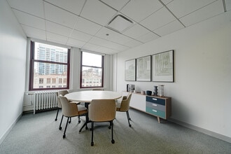325 W Huron St, Chicago, IL à louer Photo intérieure– Image 2 sur 5